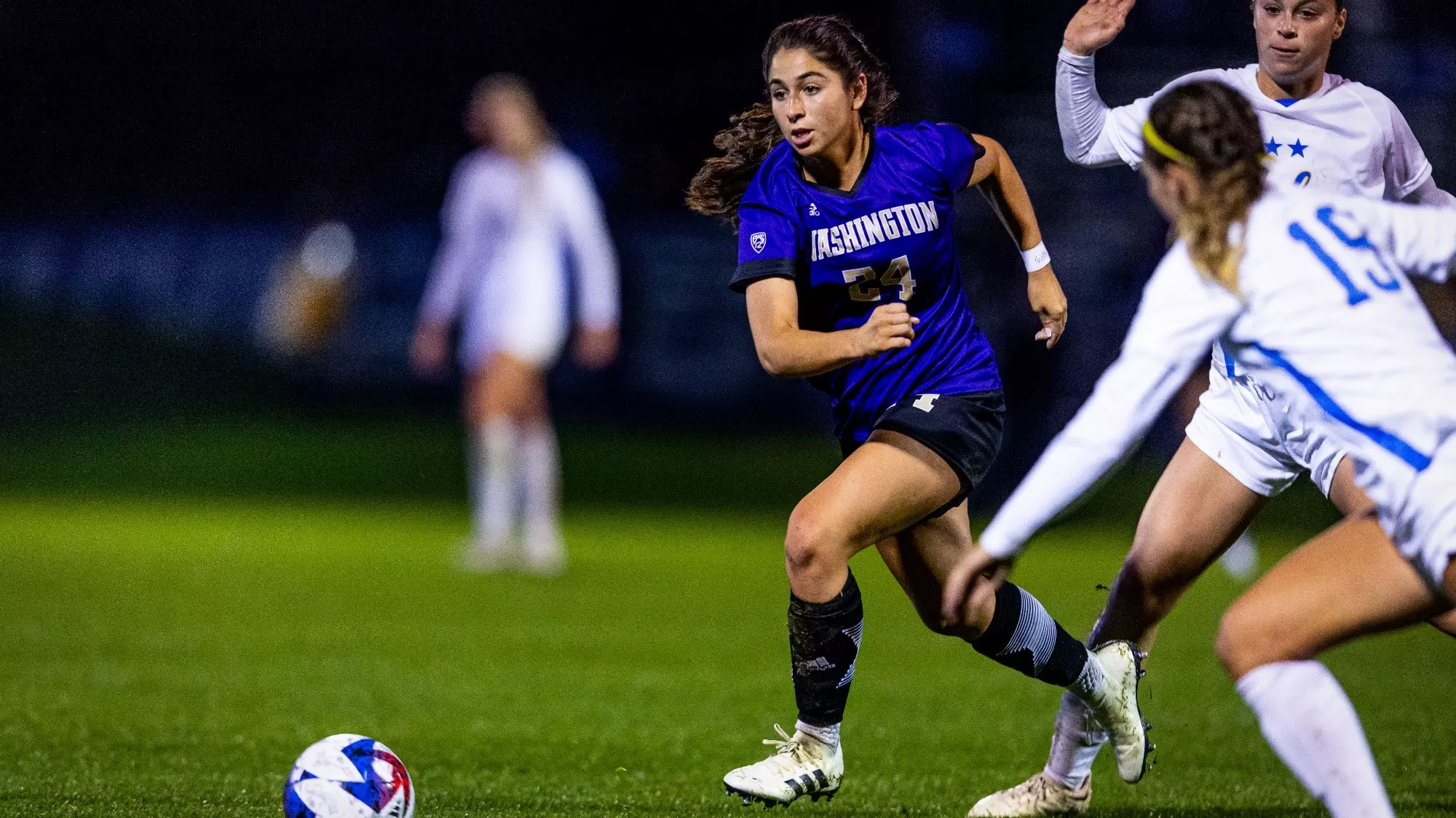 紧张激烈的 紧张激烈的