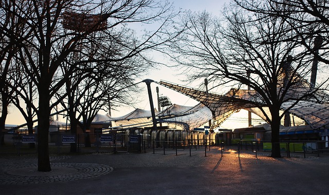 不用犹豫了！吉达国民将给奥斯梅恩开出4年合约，年薪三千万欧元.